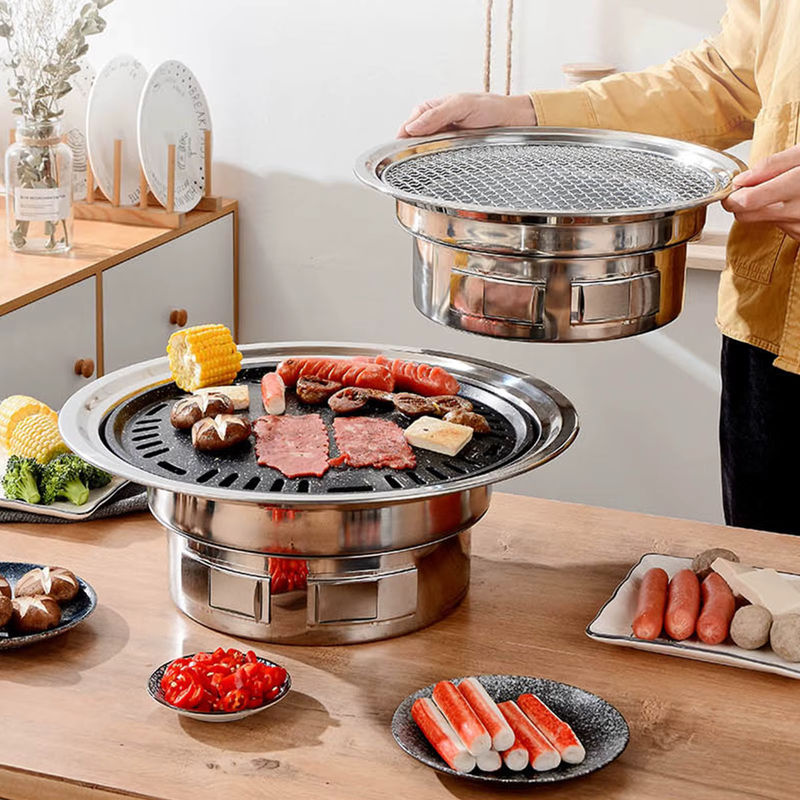 Multifunktionaler 13-Zoll Koreanischer BBQ-Holzkohlegrill in Silber als runder Campinggrill und Tisch-Räucherofen mit Grillnetz - Bild 2