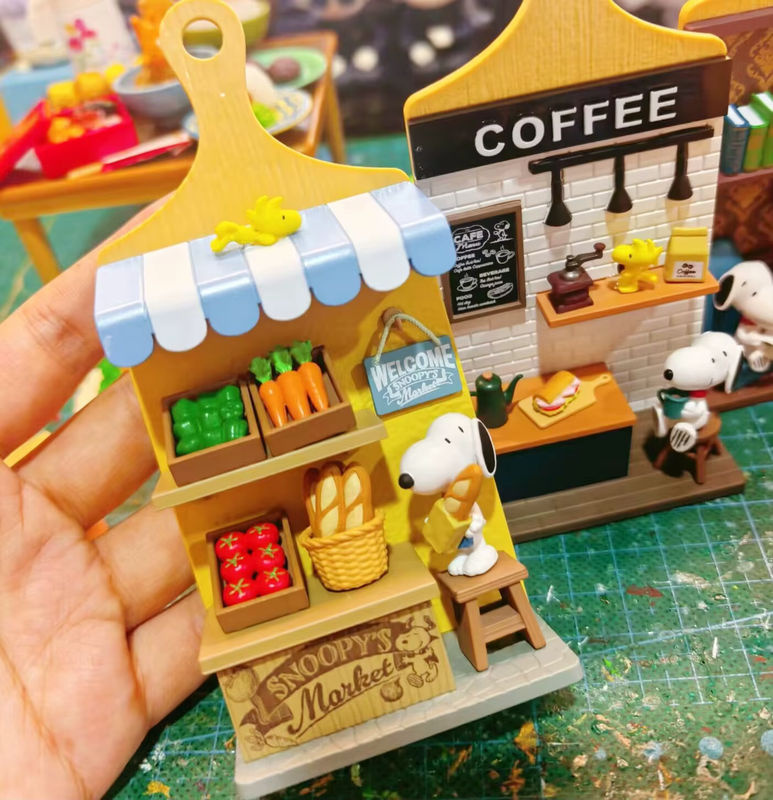 Re-Ment Peanuts Snoopy Miniatur-Szenen Blindbox mit Wandbehang und Schneidebrett-Anhänger in Multicolor - Bild 5