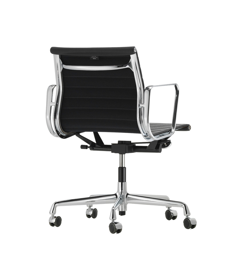 Vitra Aluminium Chair EA 117 Drehstuhl mit Lederbezug in Schwarz - Bild 2