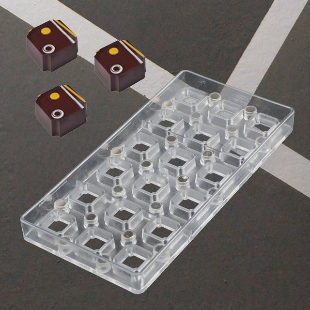 Magnetische Schokoladenform aus transparentem Polycarbonat mit Herzmotiv für Backwerk und Süßigkeiten - Bild 1
