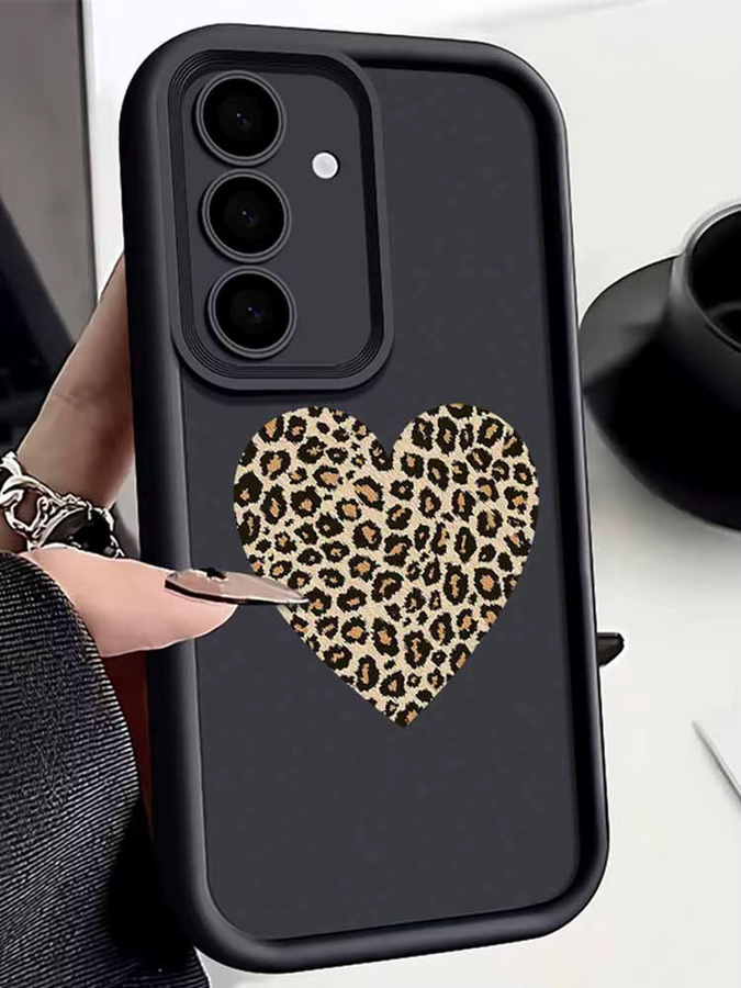 Handyhülle mit Leopardenmuster und Herzen für Samsung Galaxy S25 S24 S23 S22 Ultra FE A56 A55 A37 A36 A26 A17 A16 sowie S26 und S25 Edge in Multicolour und Braun - Bild 4