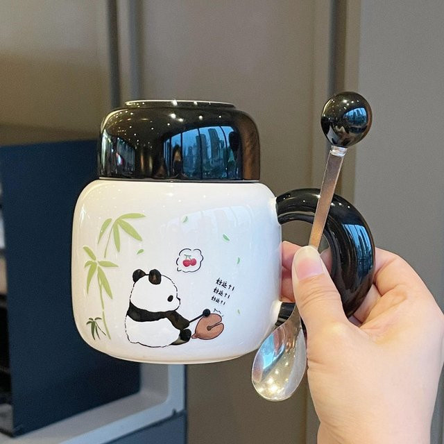 Niedrige Keramiktasse mit Deckel im Panda-Design von Yiran bag, Schwarz/Weiß, 450 ml - Bild 1
