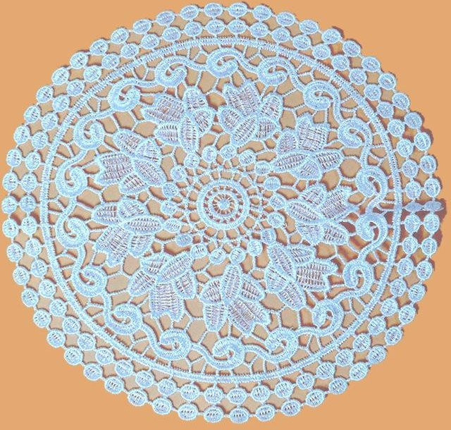 Love Fashion Home Baumwoll-Häkel-Platzset mit floraler Spitze in Weiß, Durchmesser: 20 cm - Bild 1