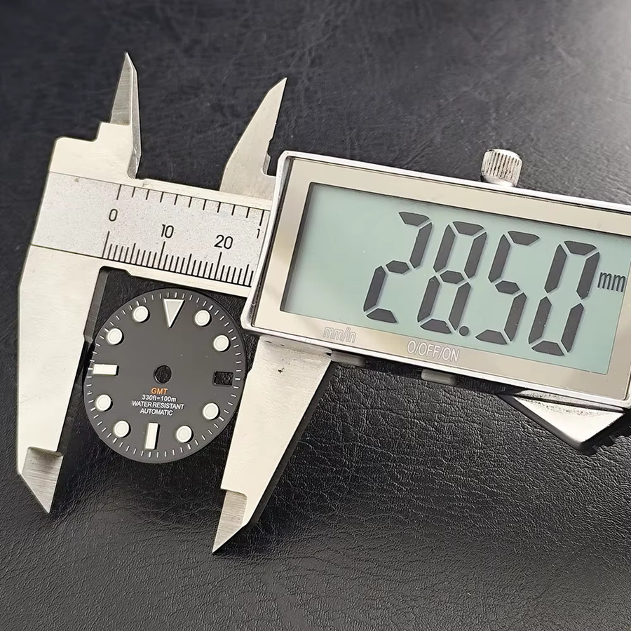 Dwayne Campbell Zifferblatt, 28,5 GMT, weiß/schwarz, blau leuchtend, Herren - Bild 3