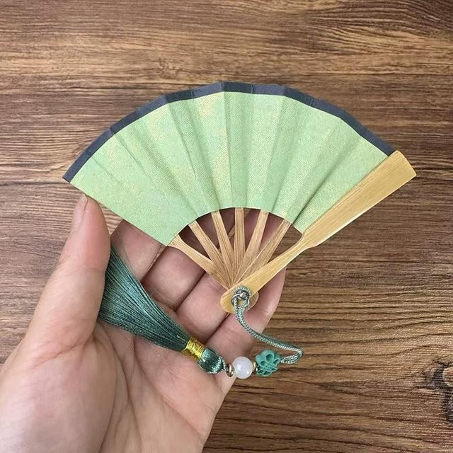 Handykette Mini-Fächer, Bambus, Pflaumenblütenmuster, Grün, Unisex - Bild 1