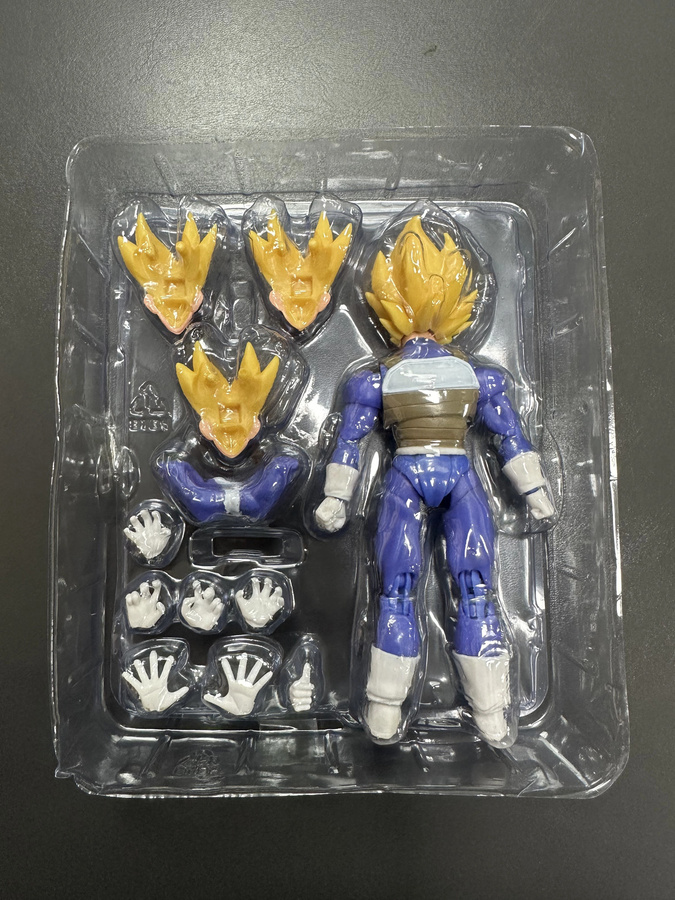 Bandai Dragon Ball Super Saiyan Son Goku Modell-Ornament - Bild 1