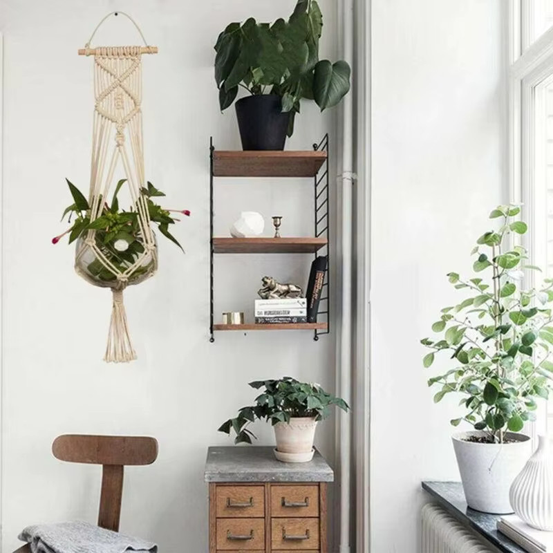 Handgemachter Makramee Pflanzenausleger aus Baumwolle im Boho-Stil für Wanddekoration im Garten und Hof - Bild 2