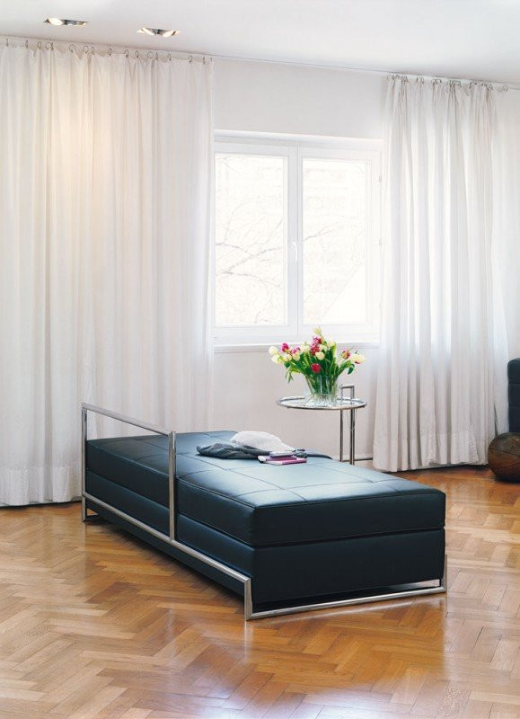 ClassiCon Day Bed Liege in Schwarz mit Buchenrahmen und Bonell-Federkern - Bild 2