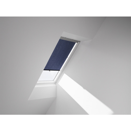Velux Raffrollo RHL PK00 9050 Sichtschutz Blau aus Polyester mit Haltekrallen - Bild 2