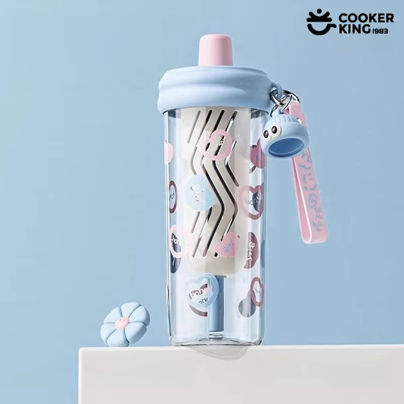 COOKER KING Mini-Blumen-Strohhalmbecher in Blau, 650 ml, tragbare Wasserflasche aus Tritan und PP - Bild 1