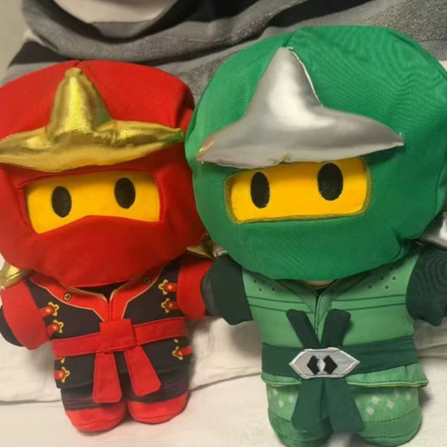 Bandai Lloyd Maskierter Mann Plüschpuppe, 20cm, Grün - Bild 1