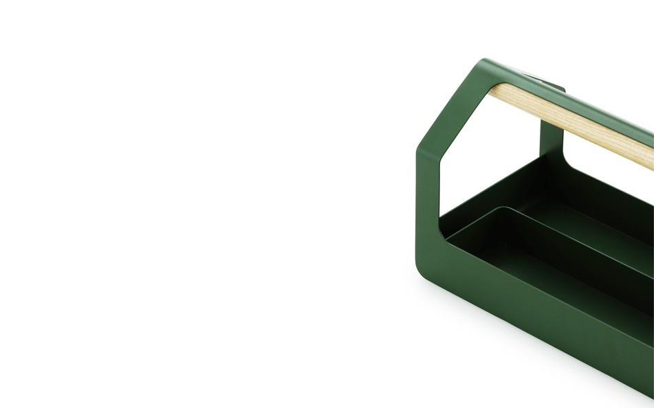 Normann Copenhagen Haus Toolbox aus Metall und Holz in Grün mit Griffen - Bild 2