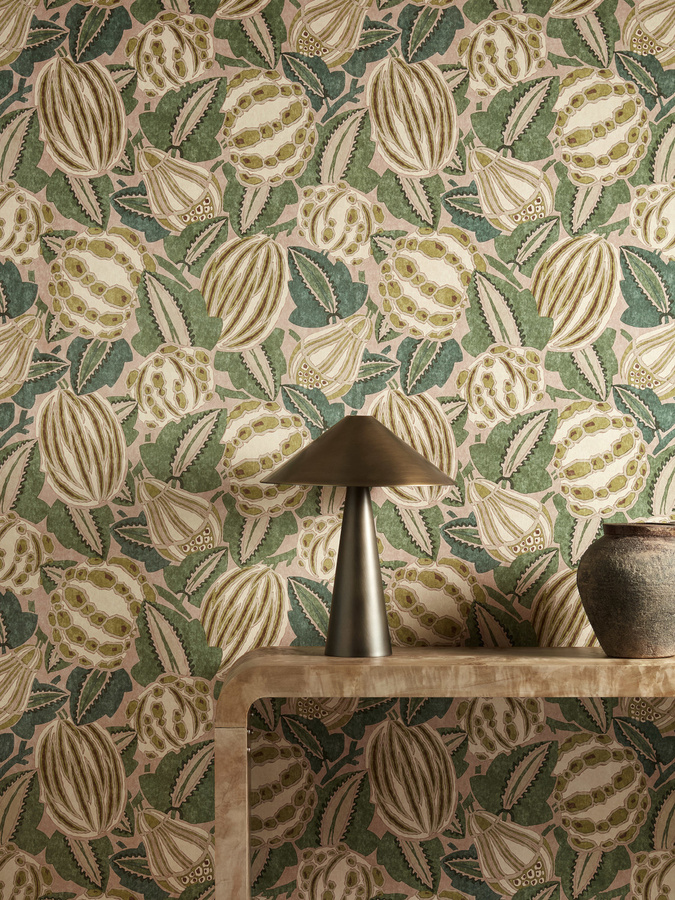 Harlequin Tapete Zenith in Blush und Forest mit floralem Botanical-Design - Bild 1
