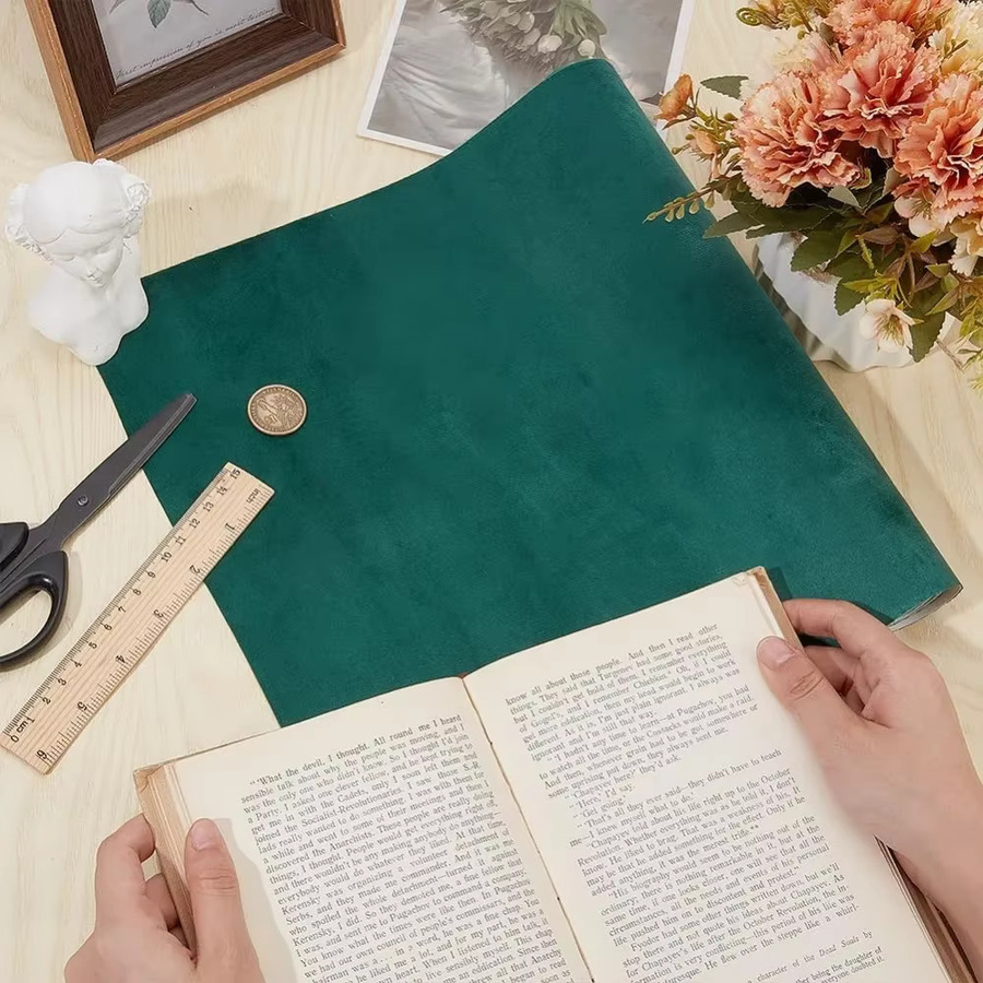 Dunkelgrünes Samt-Buchtuch mit Papierrückseite für die Buchbindung und Notizbuchverpackung, Breite: 130 cm, Tiefe: 30 cm - Bild 3
