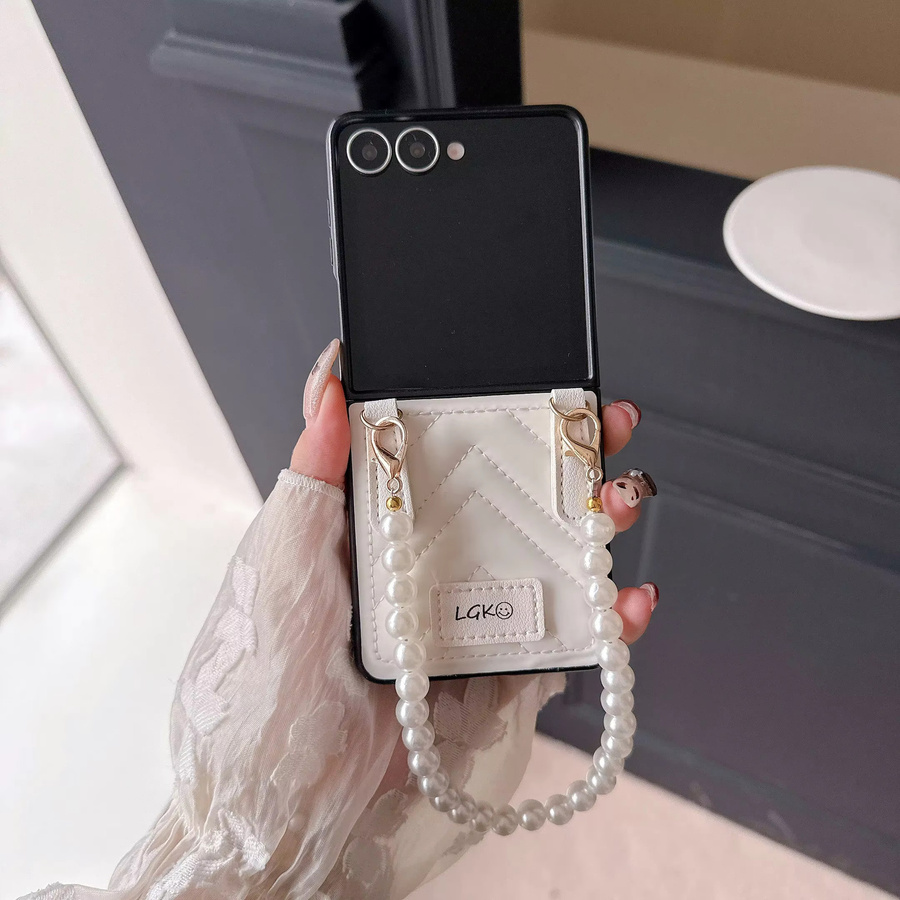 Glitzernde Samsung Galaxy Z Flip Schutzhülle aus PU Leder mit Perlen-Handgelenkriemen in Beige - Bild 3