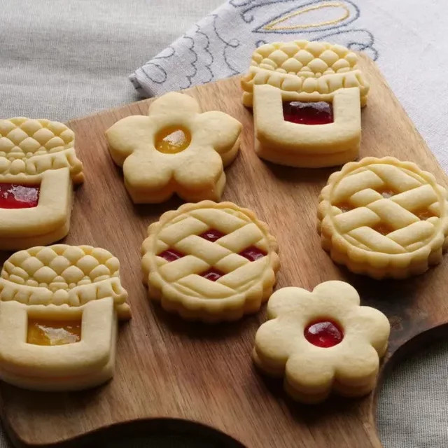 3D Weihnachtsmarmelade Sandwich Ausstecher Form aus Kunststoff für Fondant und Cookies zum Backen - Bild 1