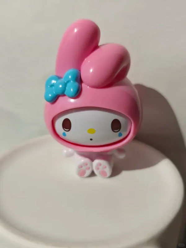 Sanrio KT-Serie Blindbox Spielzeugfigur mit wechselbarem Gesicht, mehrfarbiges Kawaii-Tierornament aus Kunststoff zur Tisch- und Autodekoration - Bild 6