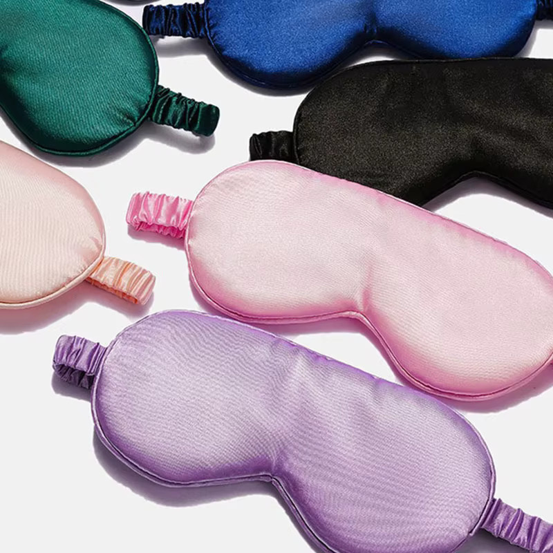 Set aus imitierten Seiden-Augenpads, Unisex - Bild 2