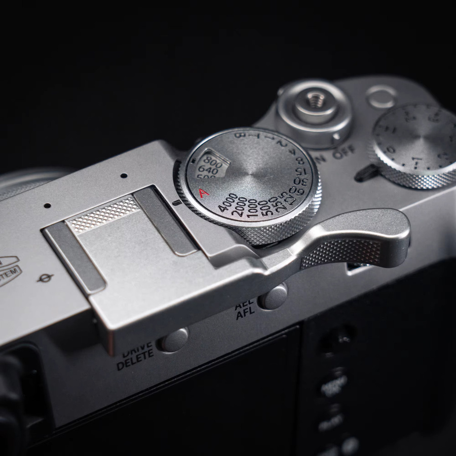 Fujifilm Aluminium-Metall-Handgriff für X100V und X100VI Kompaktkameras in Silber - Bild 2