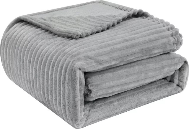 WOLTU Flanelldecke in Grau mit Streifenmuster, flauschige Steppdecke aus Polyester, B/B: 150 x 200 cm - Bild 1