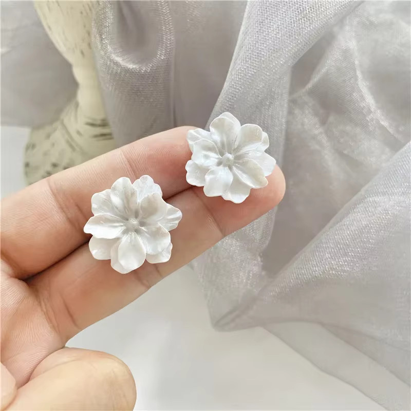 YOUNGUO Ohrstecker, Weiße Blume, Damen - Bild 3