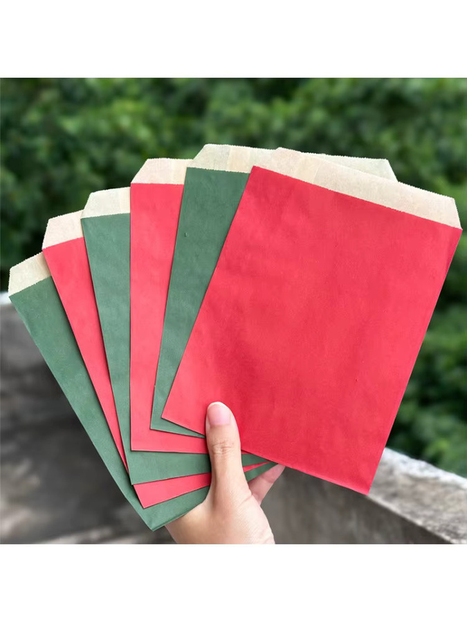 50 Stück Weihnachtsbeutel aus Kraftpapier in Braun, Rot und Grün, B: 13 cm, H: 18 cm – Festliche Geschenktüten für deine Weihnachtsfeier - Bild 2