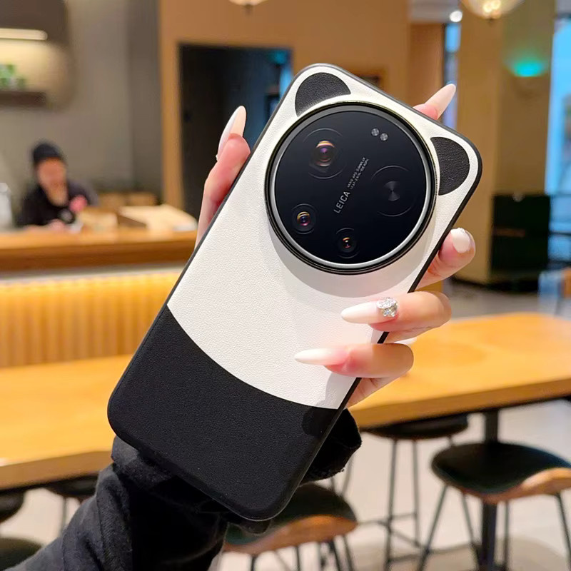 Xiaomi 17 Ultra Schutzhülle mit Panda Tuch Muster im Cartoon Stil, Mehrfarbig - Bild 2