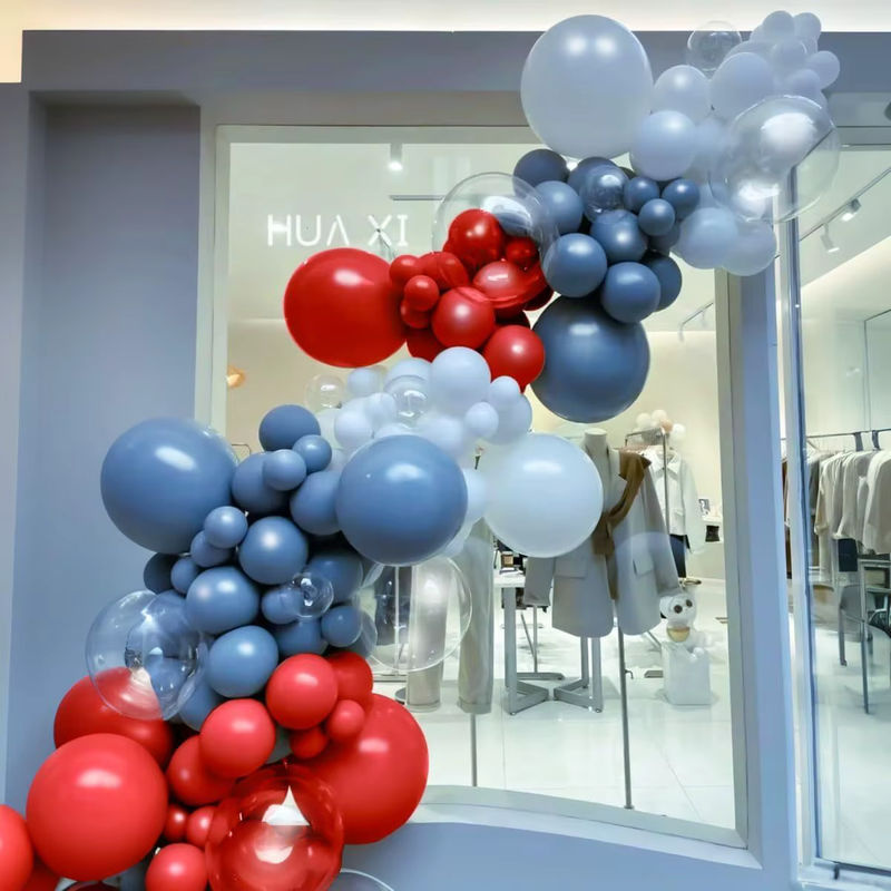 132-teiliges Ballon-Girlandenbogen-Set in Blau, Rot und Silber für deine Party-Dekoration zu Anlässen wie Geburtstag, Hochzeit oder Valentinstag - Bild 4
