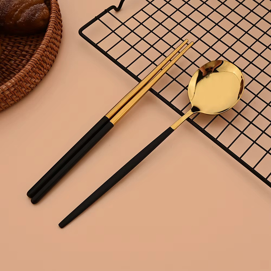 PINKTEN Besteckset aus Edelstahl in Schwarz und Gold, 12-teiliges Luxus Geschirrset mit Löffeln und Essstäbchen im koreanischen Stil - Bild 2