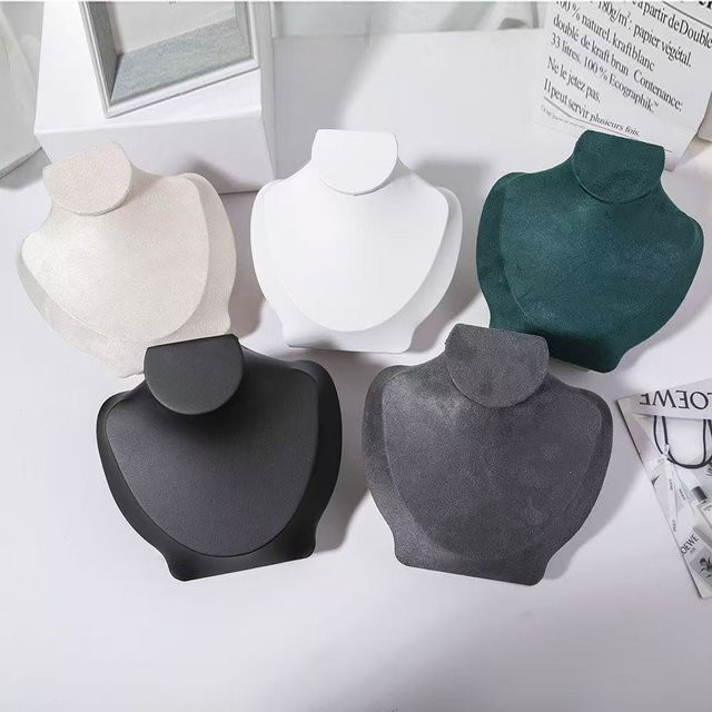 Halsketten-Präsentationsrahmen in Beige für Schmuck und Anhänger als Porträtmodell-Display - Bild 1