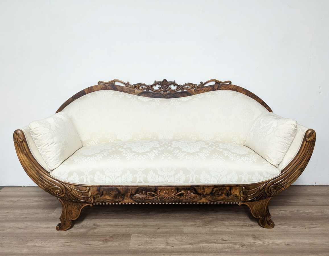 Antikhof Brück Biedermeier Sofa aus Nussbaum mit floraler Polsterung in Braun und Weiß, B/H/T: 202 x 76 x 104 cm - Bild 1