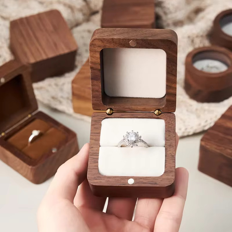 Ringbox Walnussholz, Unisex - Bild 2