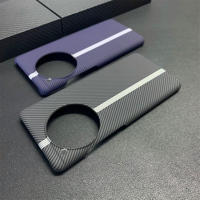 Schutzhülle aus Carbonfaser für OnePlus 12, 12R, 11 und 11R in Schwarz - Bild 1