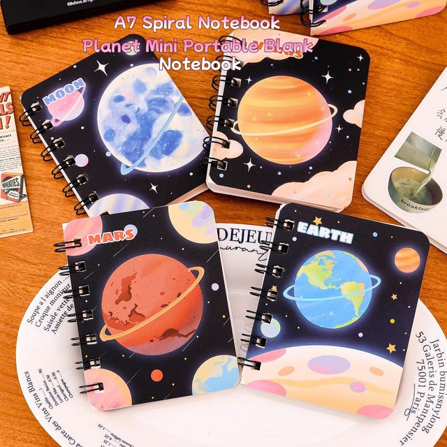A7 Spiral-Notizbuch mit Planeten-Motiv, Blanko Softcover in Multicolour für Schule und Studium - Bild 1