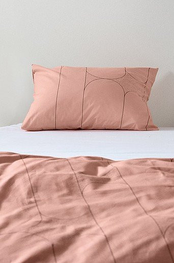 Jotex DECO Kopfkissenbezug aus Baumwolle mit Grafikmuster in Pink - Bild 1