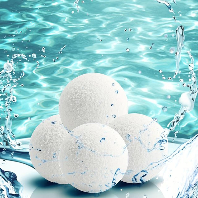 XYNN Poolreinigungsbälle für Pool, Spa und Whirlpool, 4er-Set wiederverwendbare Absorptionsbälle zur Öl- und Kalkentfernung, Farbe: Weiß - Bild 1