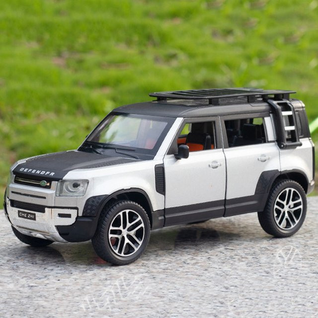 MAKEDA Land Rover Defender, Spielzeugautomodell, 1:24, Metall, mit Licht und Sound - Bild 1
