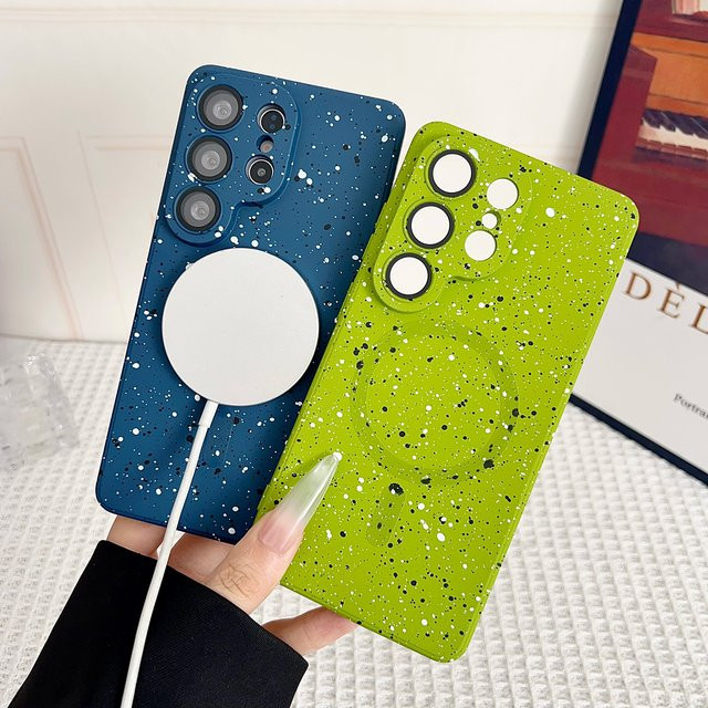 Magnetische Schutzhülle für Samsung Galaxy S26 Ultra und S26 Plus in Grün mit MagSafe Unterstützung und kabelloser Ladefunktion als matte Softcase Hülle - Bild 1
