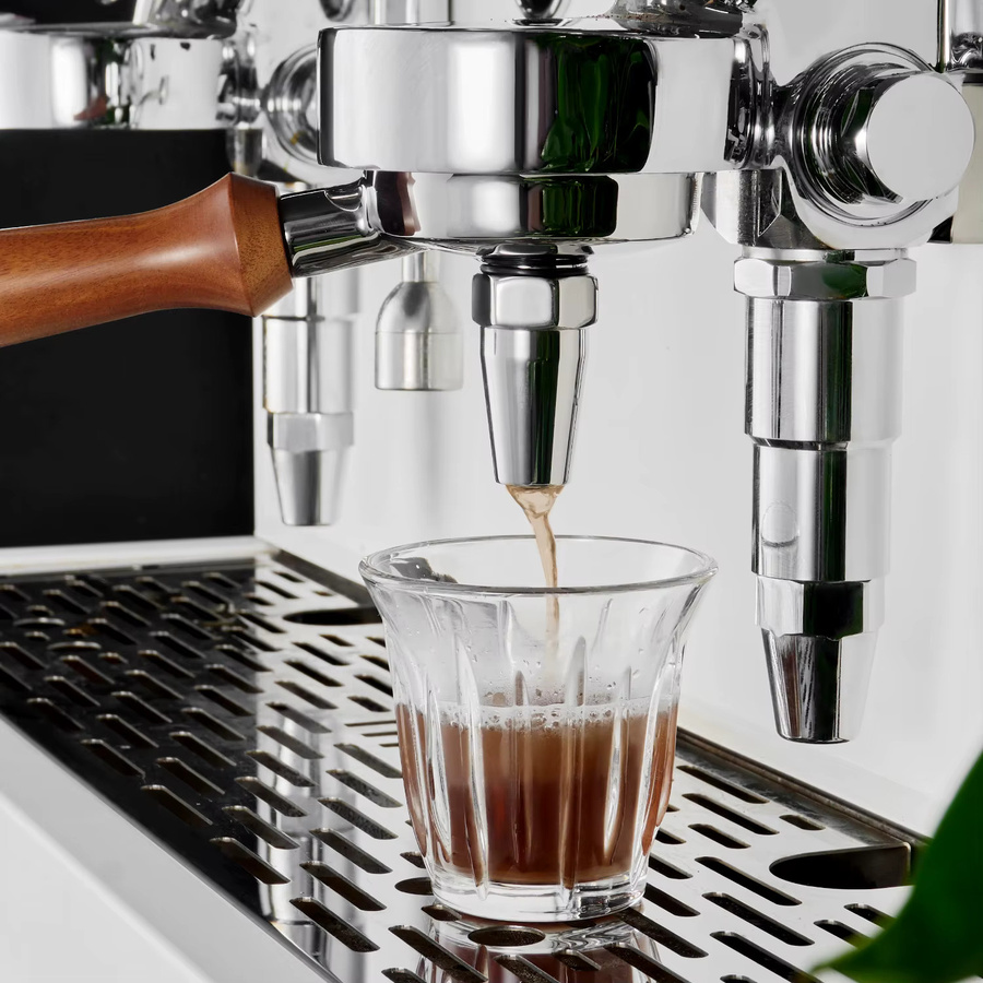 ZIRKUS Tee-Siebträger mit Holzgriff für 58 mm Kaffeemaschinen in Braun und Silber - Bild 4