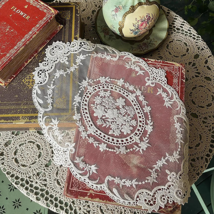 Yiran Furniture Platzsets im Retro-Französischen Stil mit floraler Stickerei, Weiß, B/T: 42 x 30 cm - Bild 2