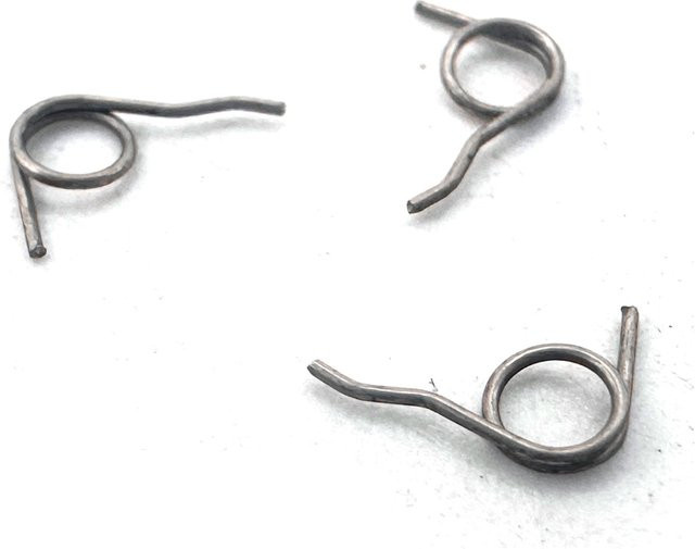 20 Stück FINEWE Karabiner-Verschlüsse aus Edelstahl in Silber mit 0,3 mm Durchmesser für Schmuck und Miniaturarbeiten - Bild 1