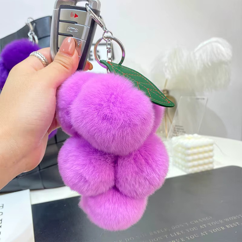 Velishy Schlüsselanhänger, Trauben-Pompons, imitiertes Rex-Kaninchenfell, Unisex - Bild 3