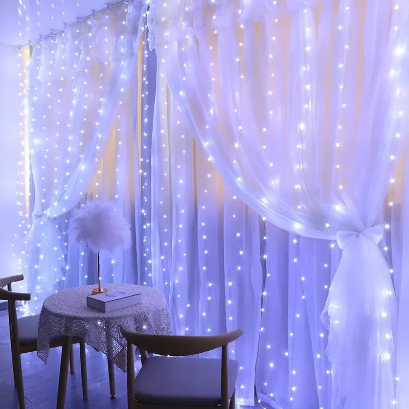 OKAL RED EAST LED-Vorhang Lichterkette mit Fernbedienung und USB-Anschluss, Warmweiß, Dekoration für Weihnachten und Silvester - Bild 2