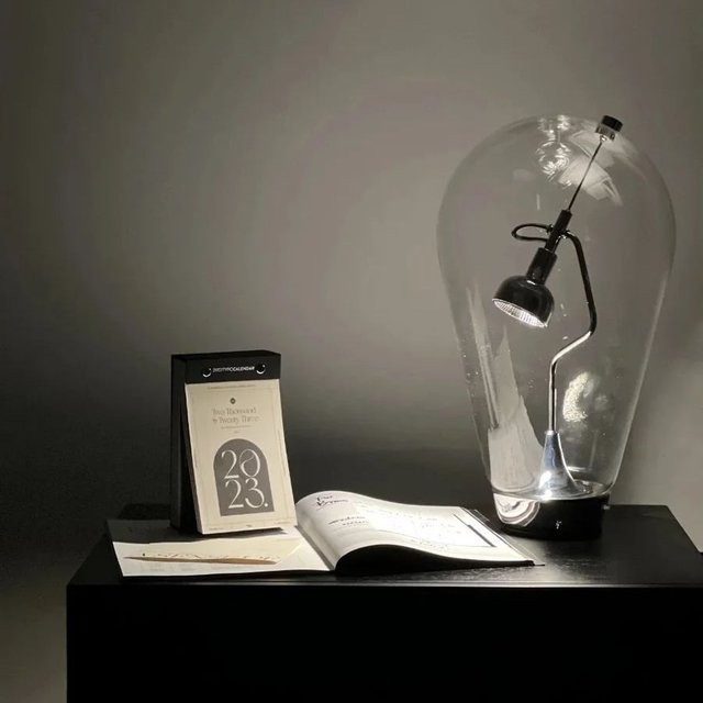 JIANKEXING Minimalistische Glas-Tischlampe in Transparent mit Touch-Funktion und warmweißem Licht, verstellbar für Wohnzimmer, Schlafzimmer und Büro - Bild 1