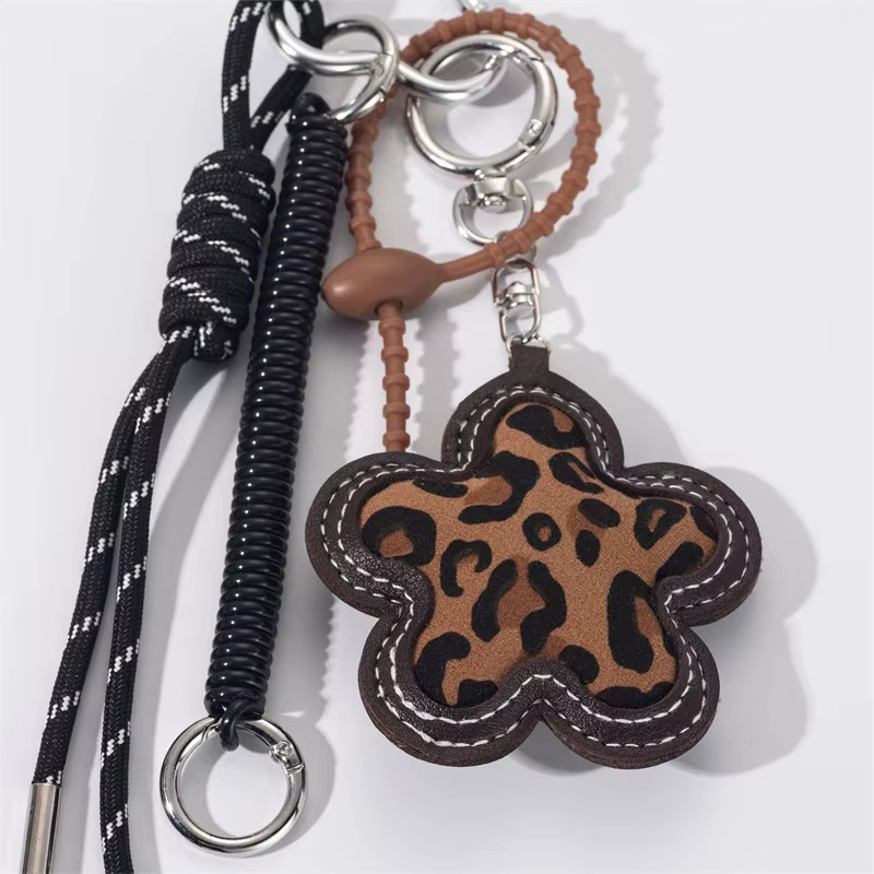 Yogodlns Schlüsselanhänger Leder, Leopardenmuster, Blumen, Unisex - Bild 2