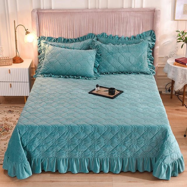 Yiran Furniture Winterbettbezug aus Samt mit Rüschen und Karomuster, gesteppte Tagesdecke für Doppelbetten, Farbe: Cyan/Türkis, B/T: 190 x 240 cm - Bild 1