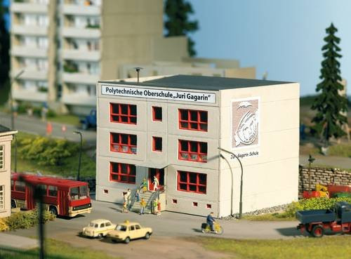 Piko Modellbau Plattenbau H0 61150 aus Kunststoff - Bild 1