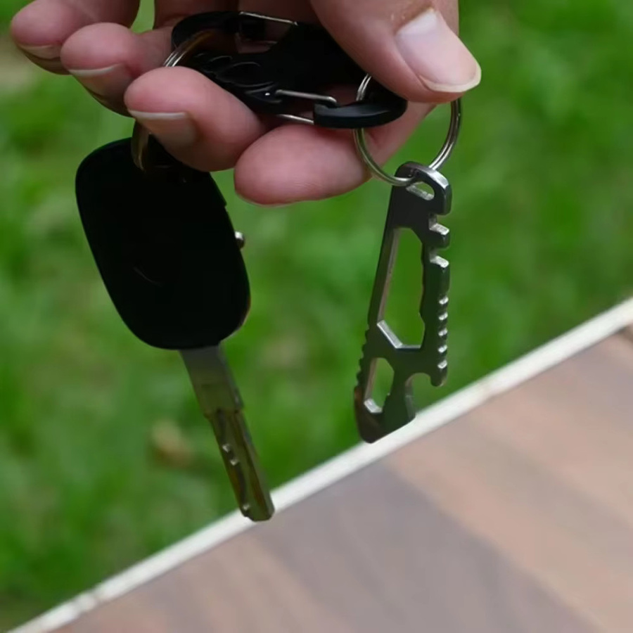 LISM Multifunktionales EDC-Werkzeug aus Edelstahl in Silber mit Stemmeisen, Inbusschlüssel und Flaschenöffner für Outdoor und Fahrradreparaturen - Bild 4