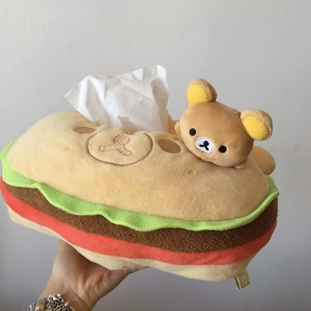 Rilakkuma Plüsch-Taschentuchbox im Hamburger-Design von Yiran Health & Beauty, bunter Stoff-Serviettenhalter für deine Heimdekoration, Breite: 30 cm - Bild 1