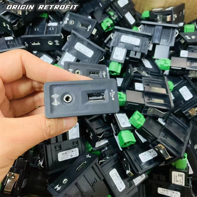 USB-C AMI Installationsstecker für VW Golf MK7, Golf 7, Passat B8 und Polo mit CarPlay Media MIB2 PRO, Schwarz, 5G0 035 222 E - Bild 1